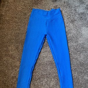 Blue waffle pattern, booty lifting, spandex pants/leggings
